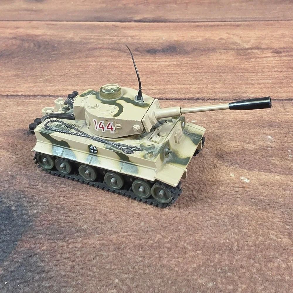 Corgi Toys Tiger 1 Tank Military Vehicle Tan Green Good Camouflage 144 WWII